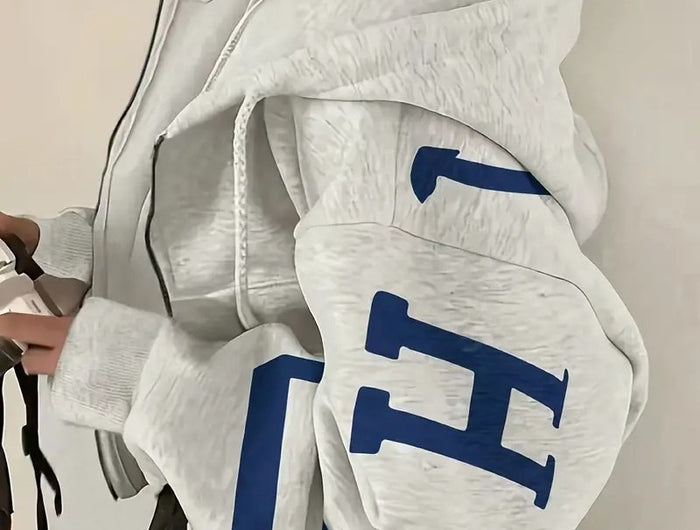 <p><strong>Cozy & Chic: Women’s Hoodies</strong></p>