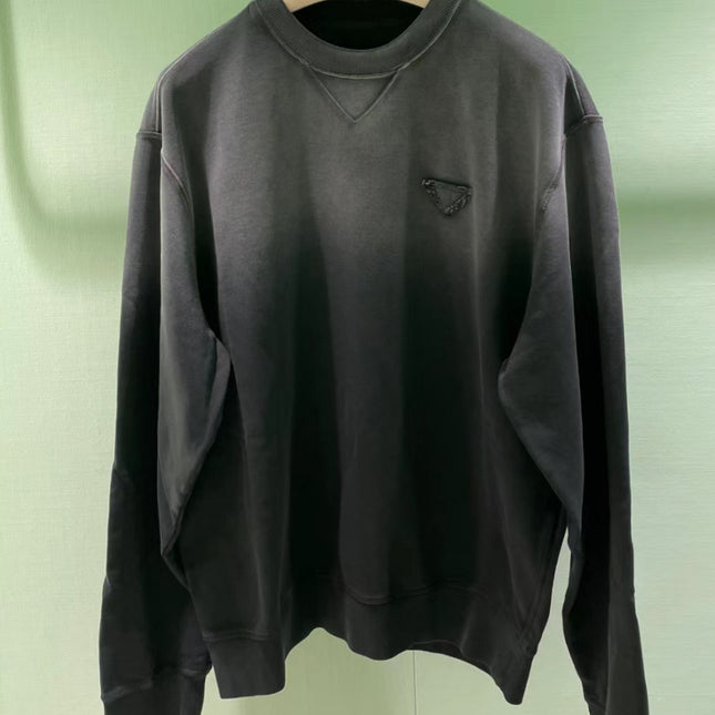 Inverted Triangle Washed Gray Gradient Distressed Head Men's And Women's Round Neck Sweater